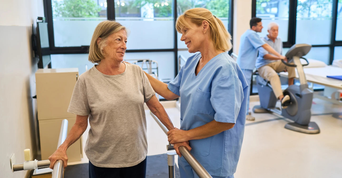 Робота з догляду за літніми людьми: 7 вакансій, де потрібні фахівці з досвідом і без нього