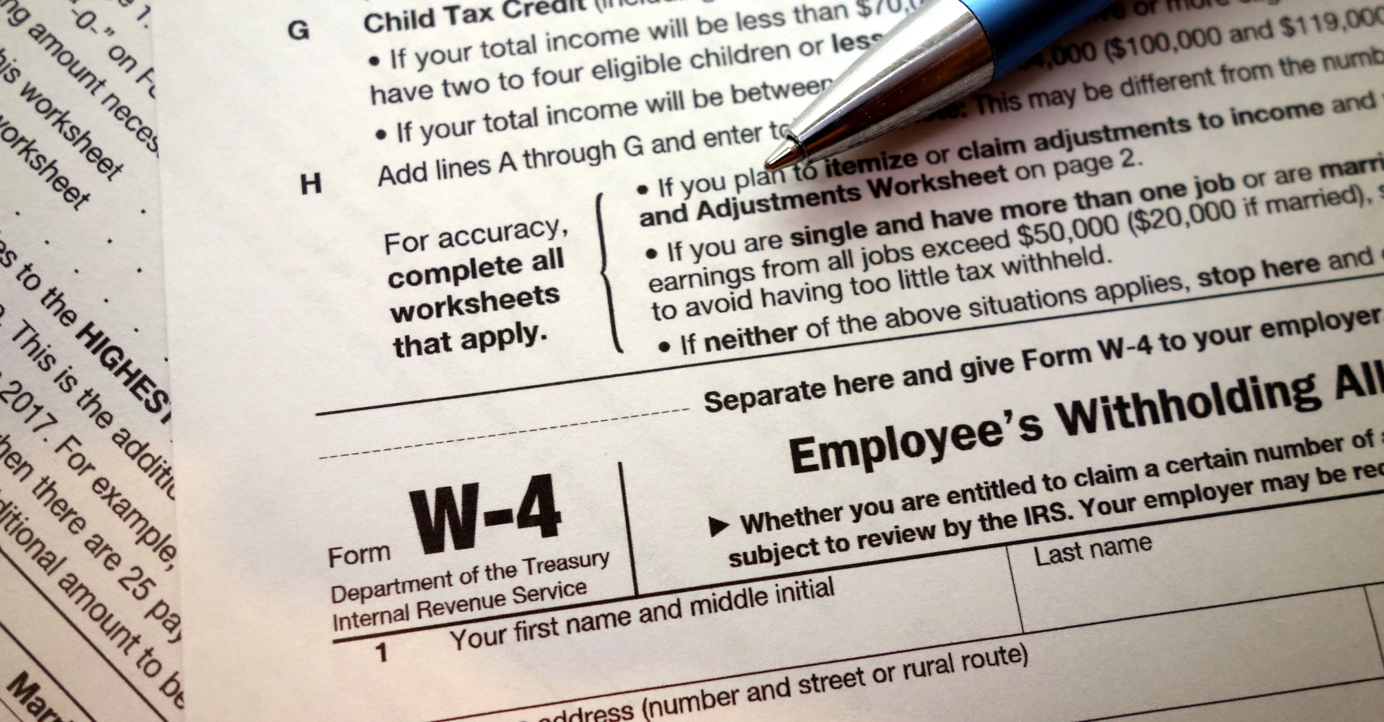 Форма W‑4: що це, кому вона потрібна і як впливає на ваш податок із зарплати