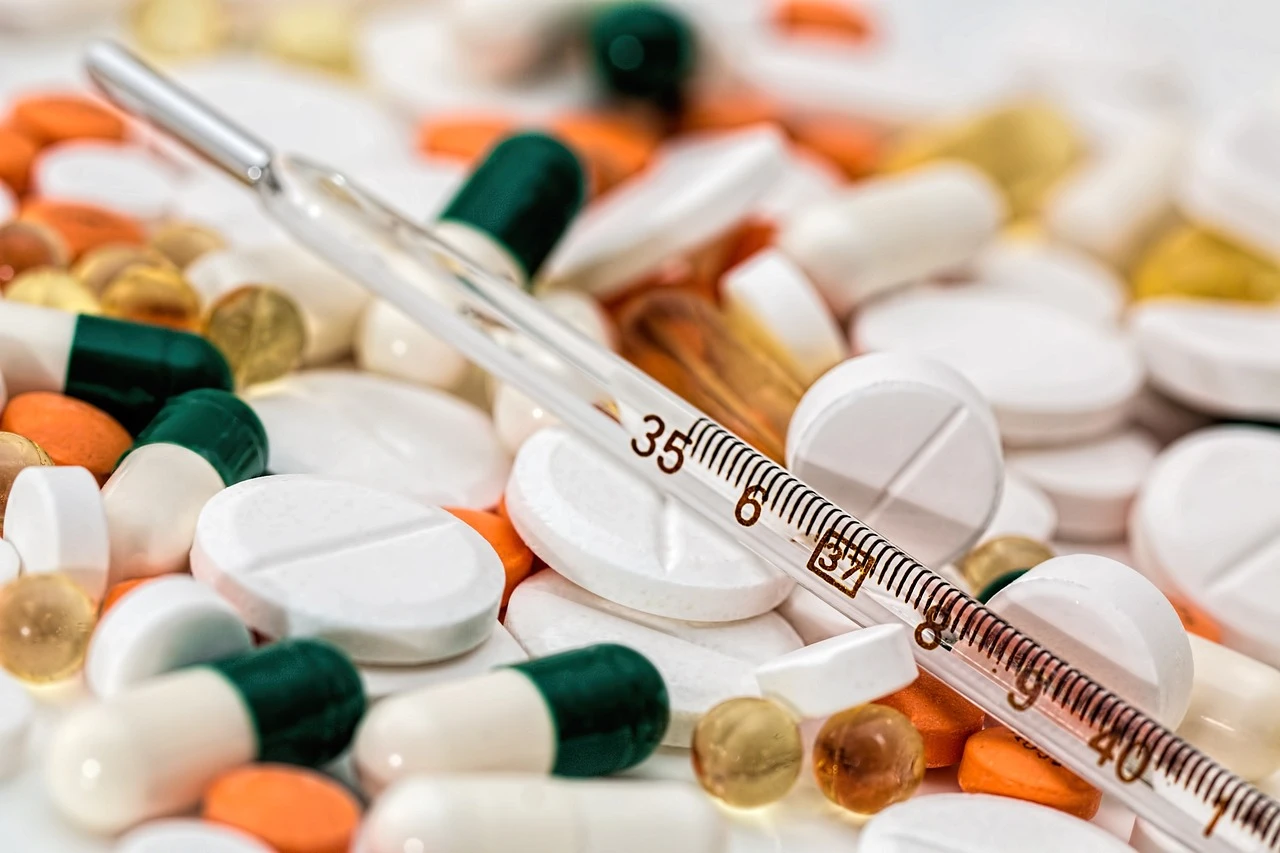 Корпорация CVS снимает с продажи ряд лекарств от простуды после вывода FDA