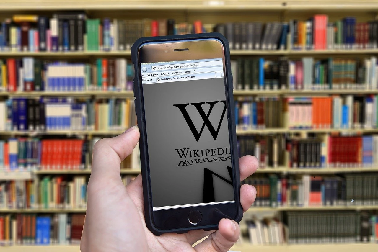 Илон Маск предложил 1 миллиард долларов Wikipedia, если она сменит название на Dickipedia