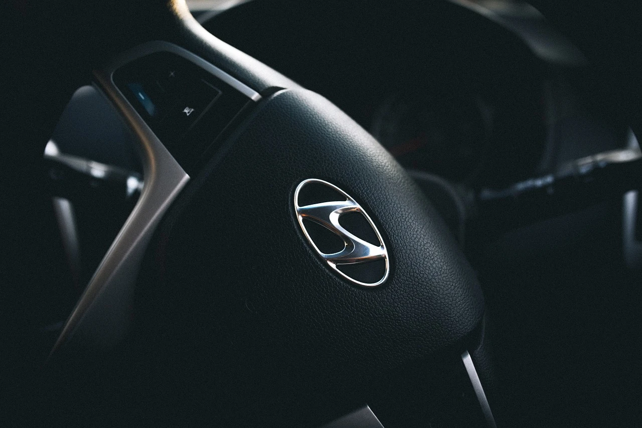 Hyundai, Honda и Toyota повысили зарплату работникам после забастовок UAW