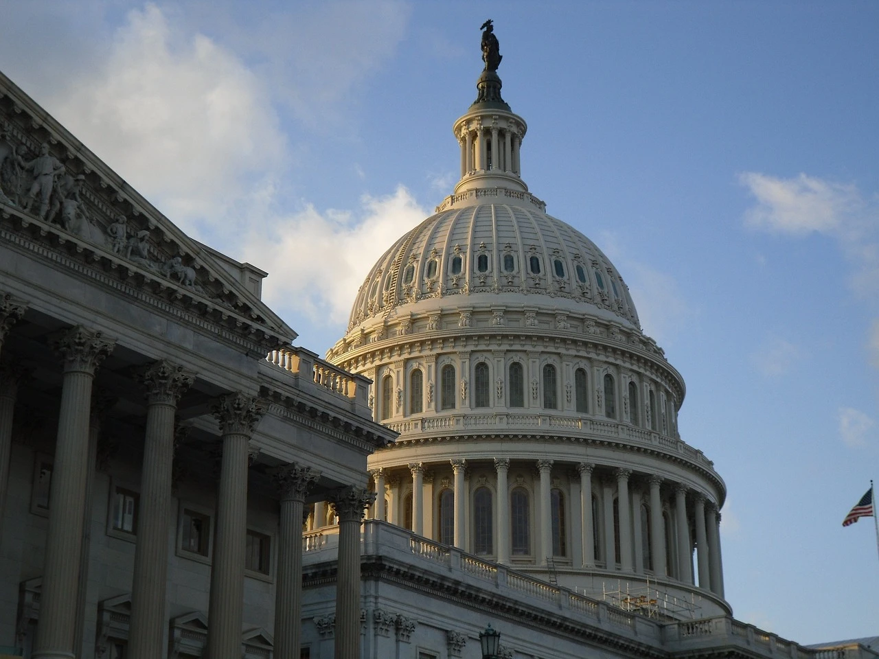 Байден будет просить у Конгресса $100 миллиардов для помощи Украине и Израилю