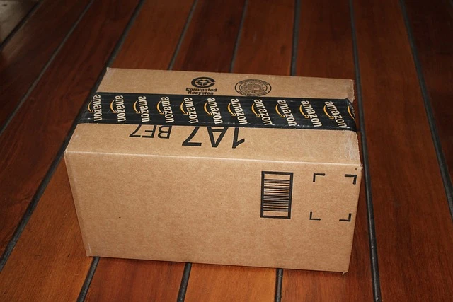 Две женщины напали на курьера Amazon, обвинив ее в воровстве