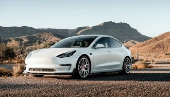 Tesla отзывает 200 тысяч автомобилей