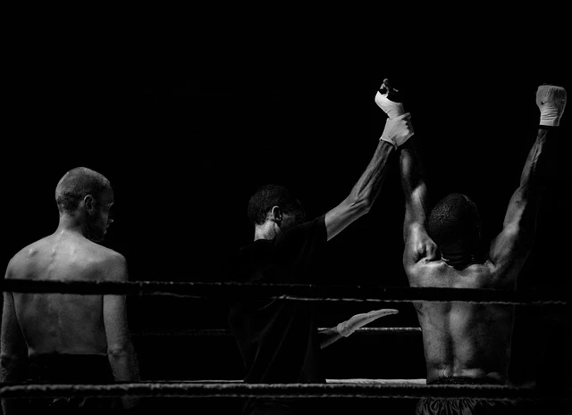 Родители устроили массовую драку во время школьного чемпионата по борьбе