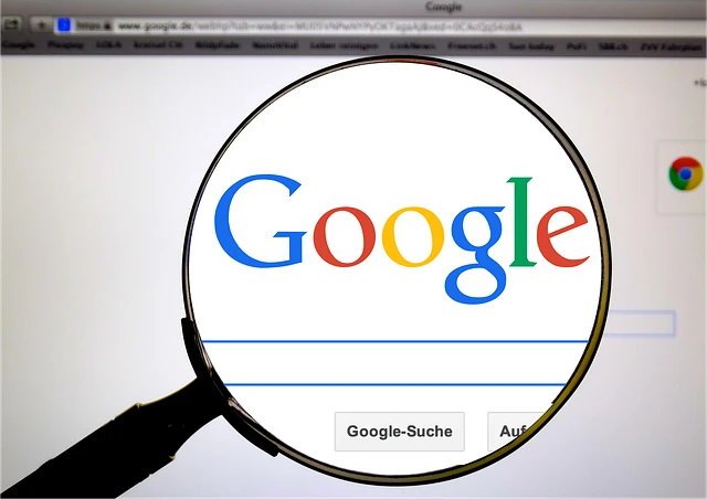 Женщина подает в суд на Google из-за дискриминации