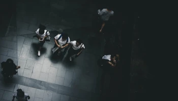 Две учительницы пытались совратить школьника