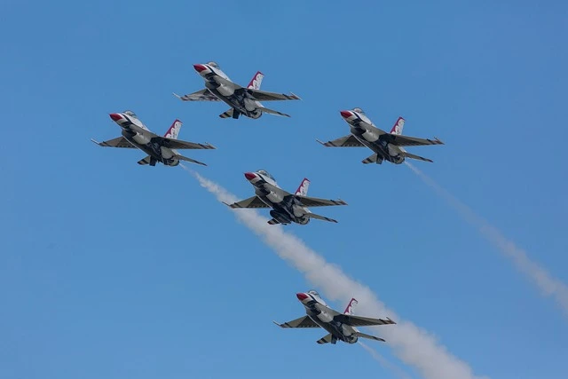 Украина получила первые самолеты F-16