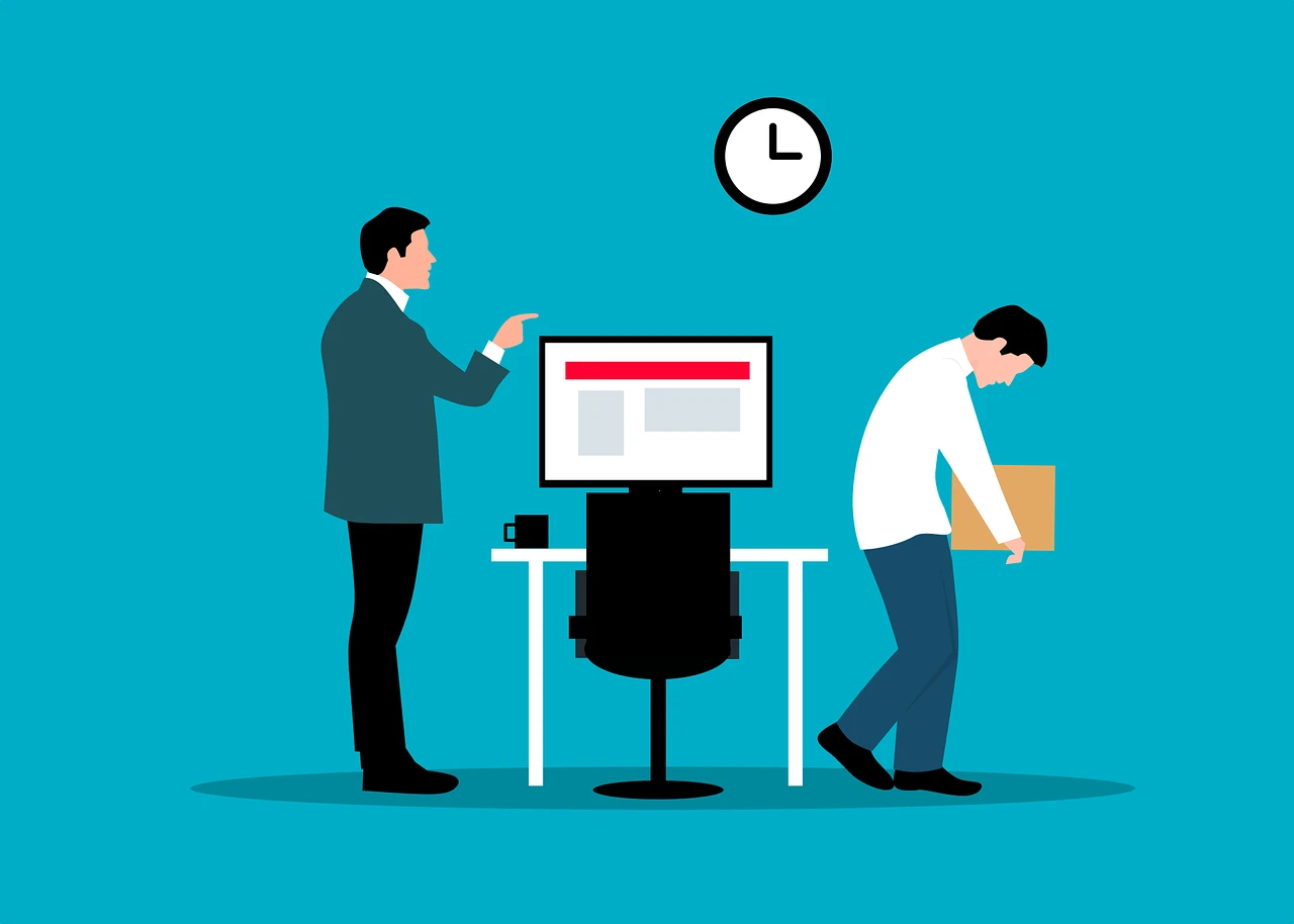 Администрация Трампа начала увольнять федеральных служащих