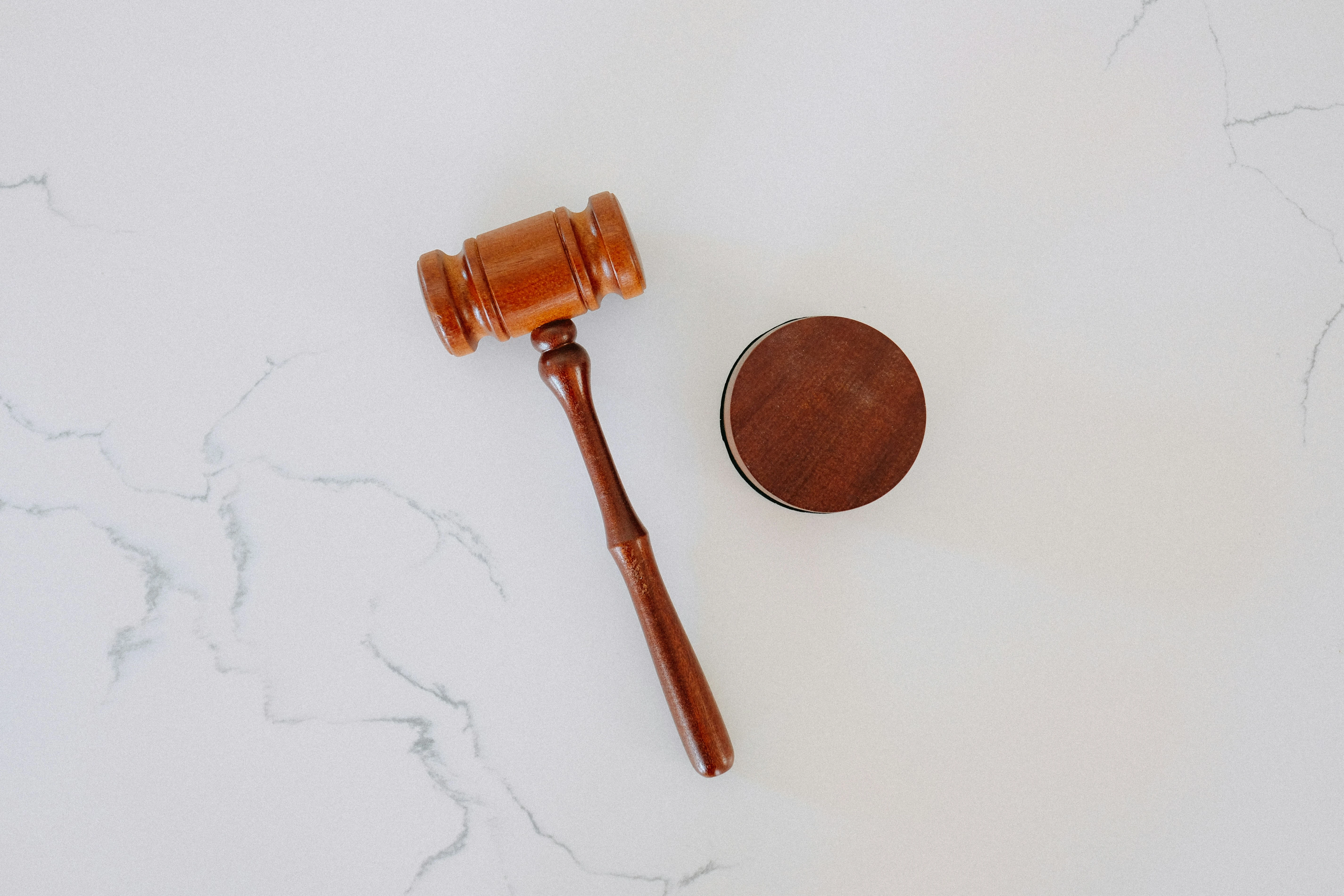 Торговая палата США подала в суд на Трампа из-за сбора в $100 тысяч за визы H-1B