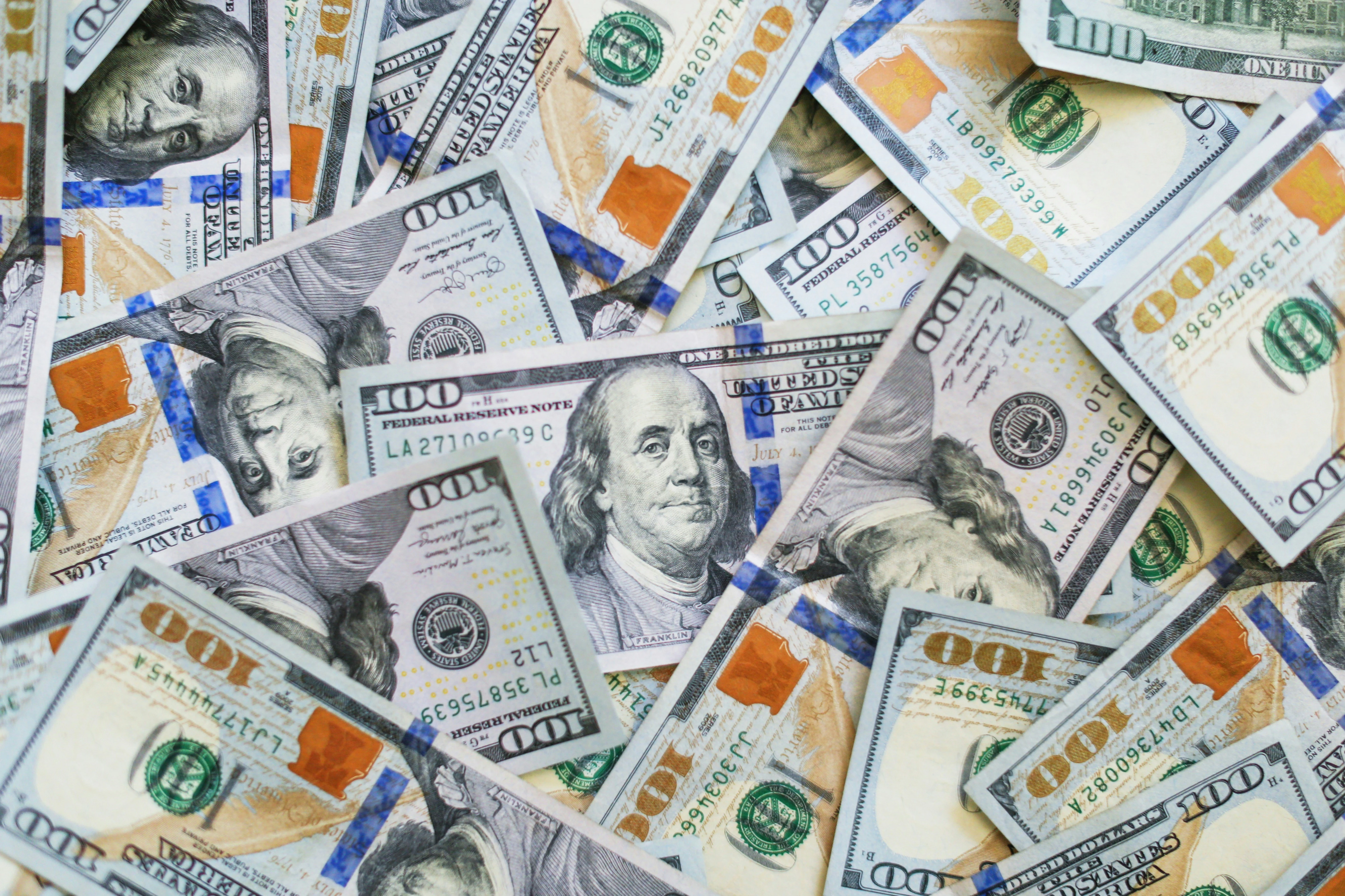 Власти оштрафовали нелегалов почти на $10 млрд