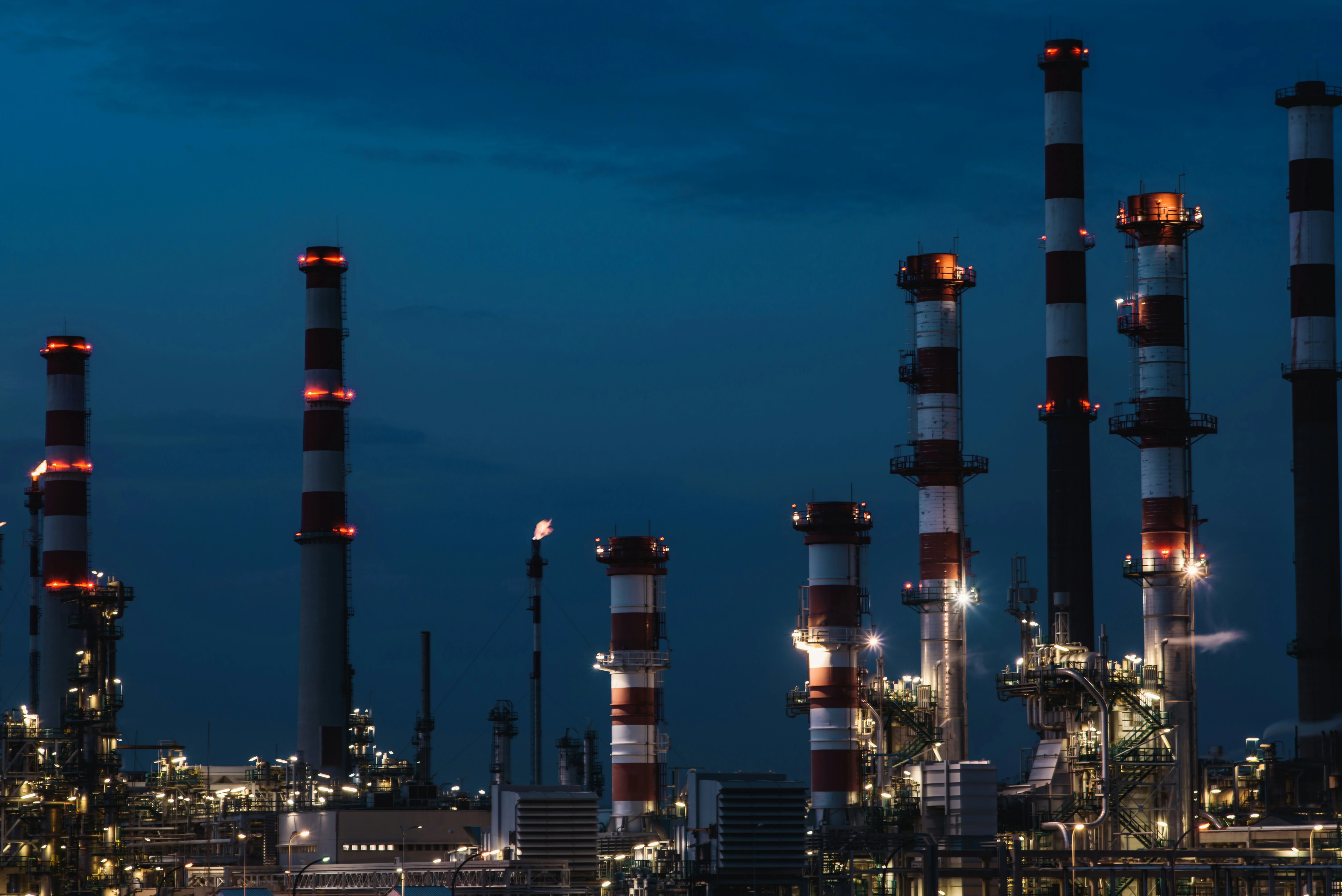 Китай и Индия сокращают закупки российской нефти после санкций США