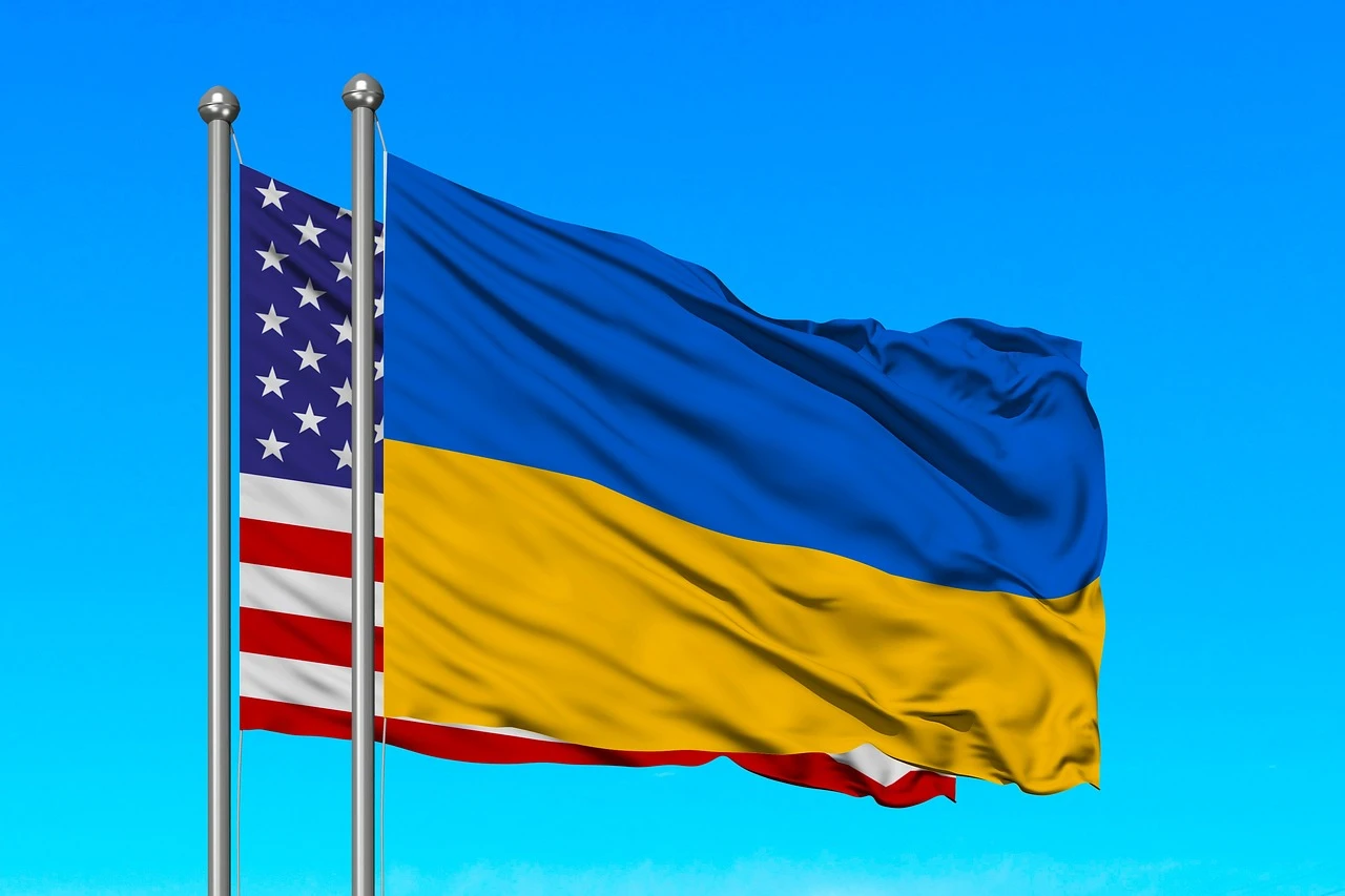 Трамп уступает Зеленскому в рейтинге одобрения американцев