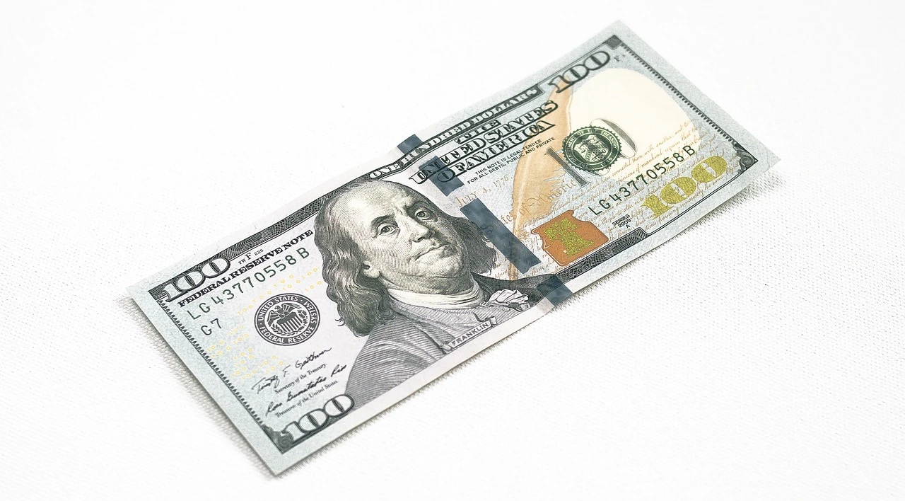 Украина недополучила около 100 миллиардов долларов помощи от США