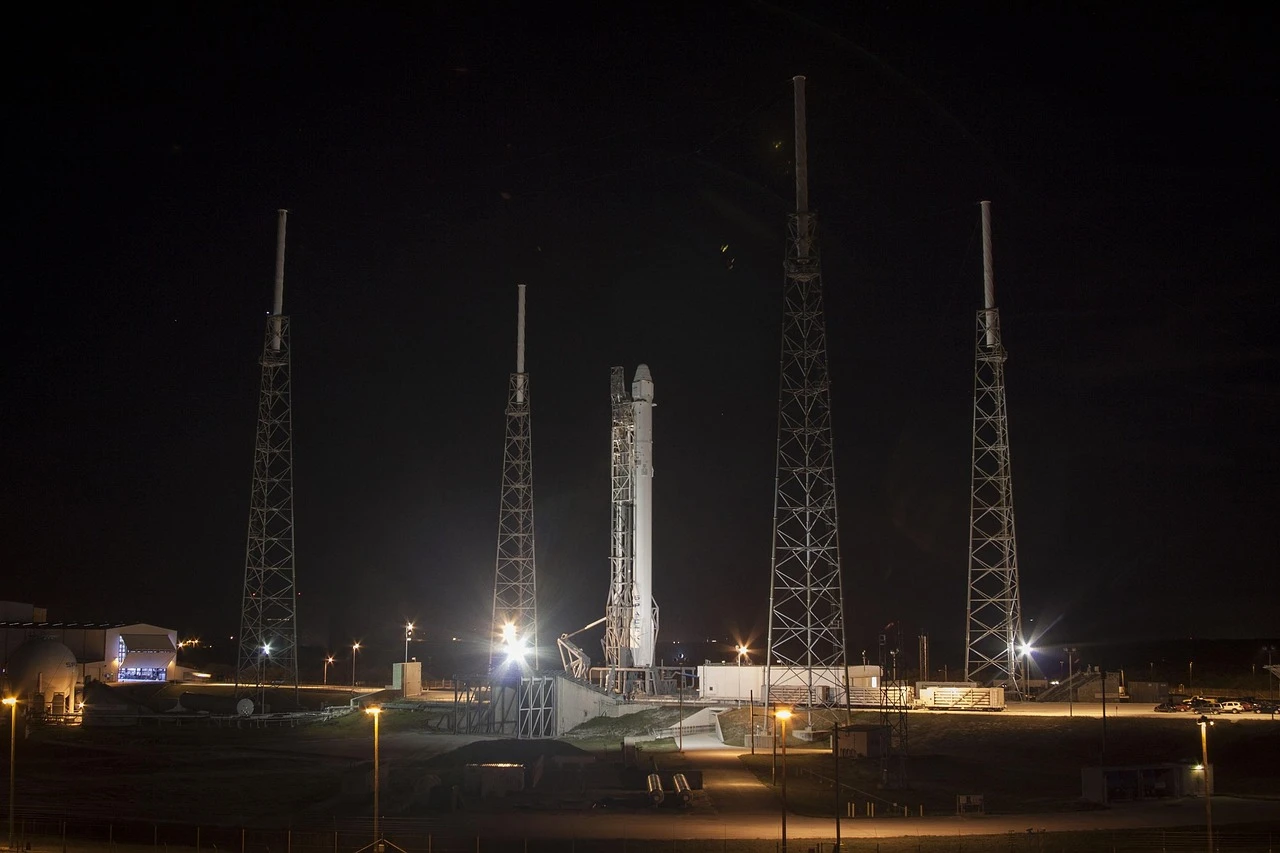 Ракета SpaceX взорвалась прямо перед запуском