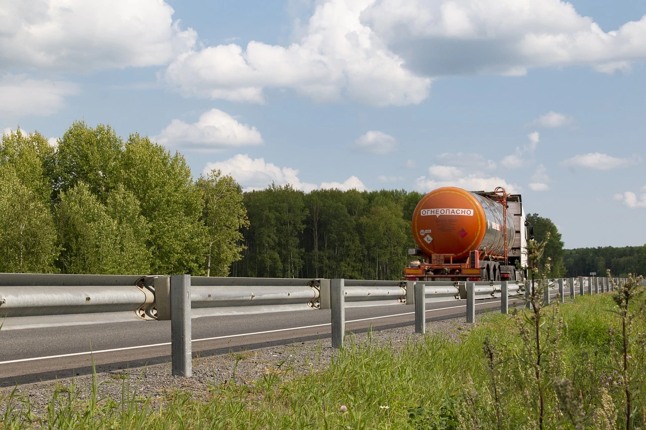 NHTSA пересматривает стандарты топливной экономичности, исключая из них альтернативные виды топлива