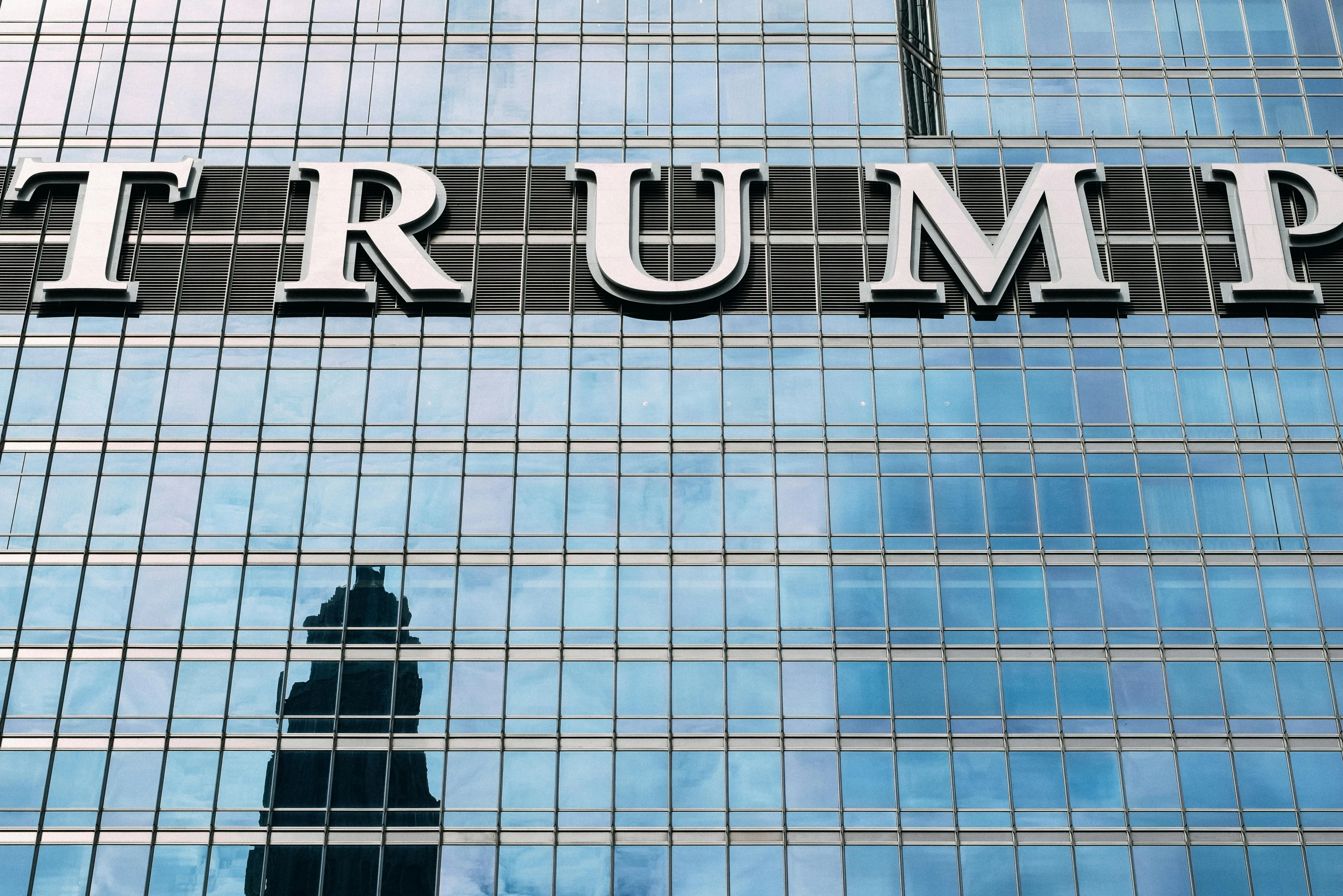 “Жалкий неудачник”: Трампа раскритиковал конгрессмена-республиканца