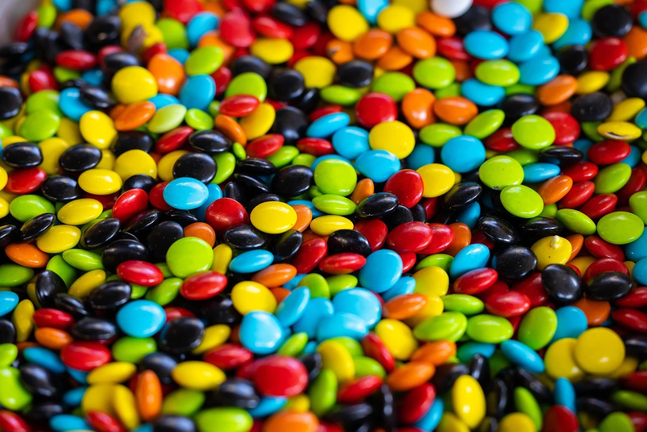Nestlé откажется от искусственных красителей в продуктах в США к середине 2026 года