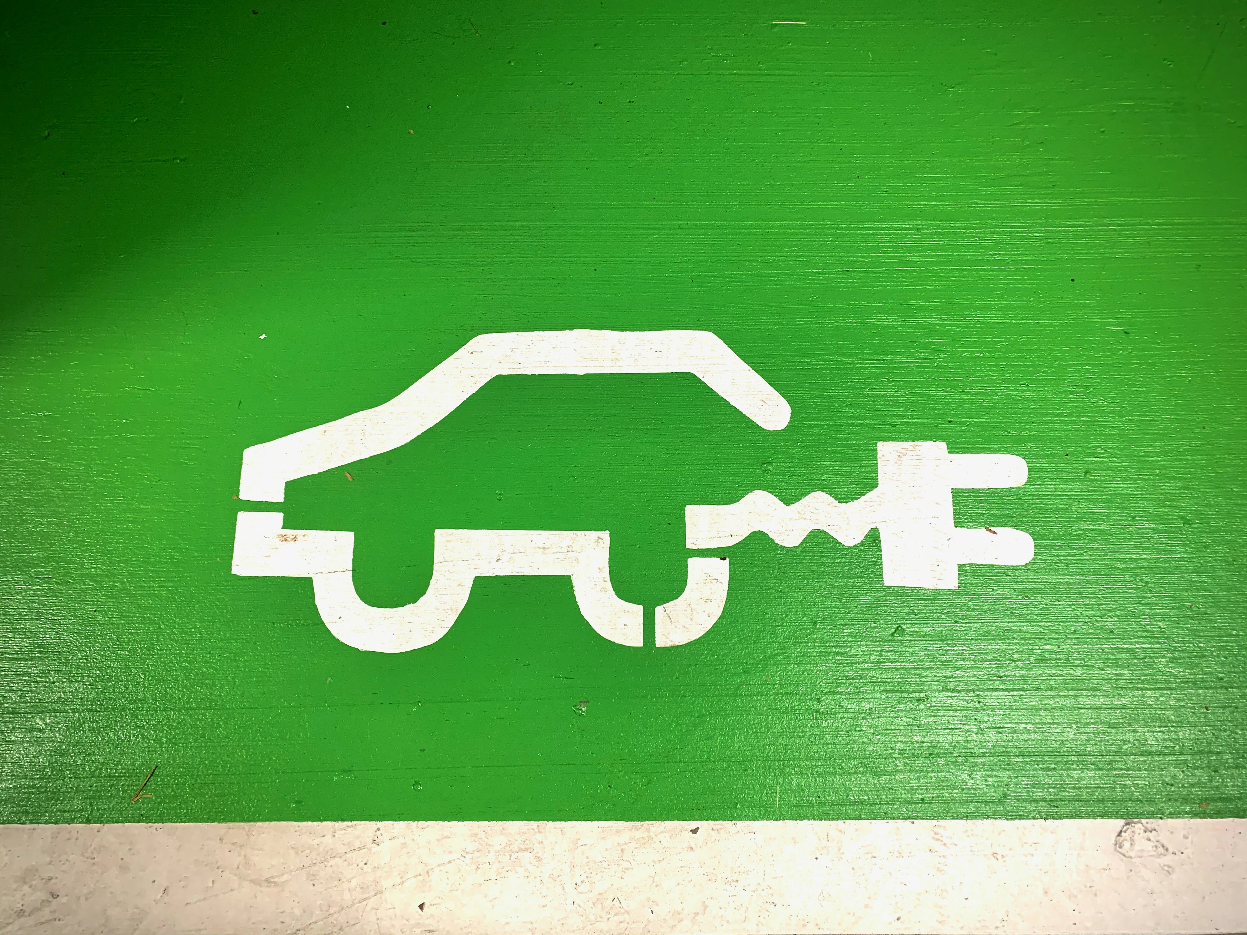Daimler и Greenlane запускают второй коридор для зарядки электромобилей