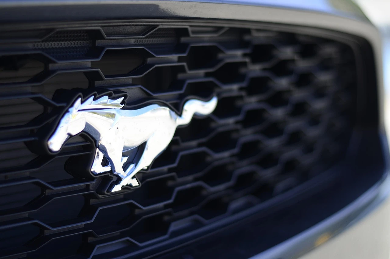 Ford сделает открытие переднего багажника платным