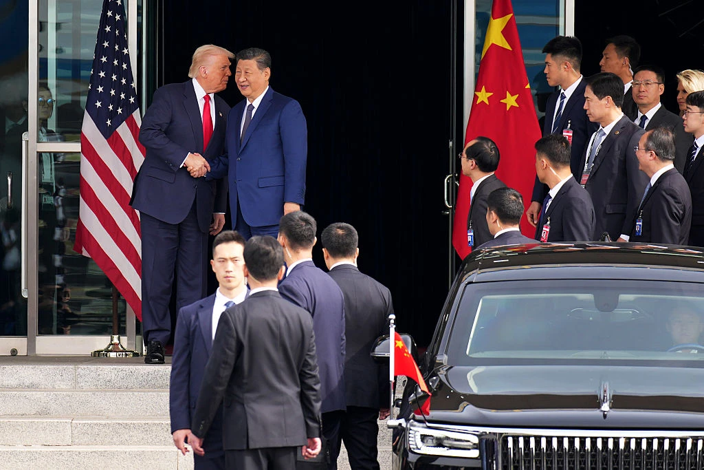 США готовят визовые ограничения против Китая из-за отказа принимать депортируемых мигрантов