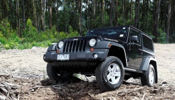 Stellantis відкликає понад 1 мільйон Jeep Wrangler та Gladiator у США через ризик пожежі