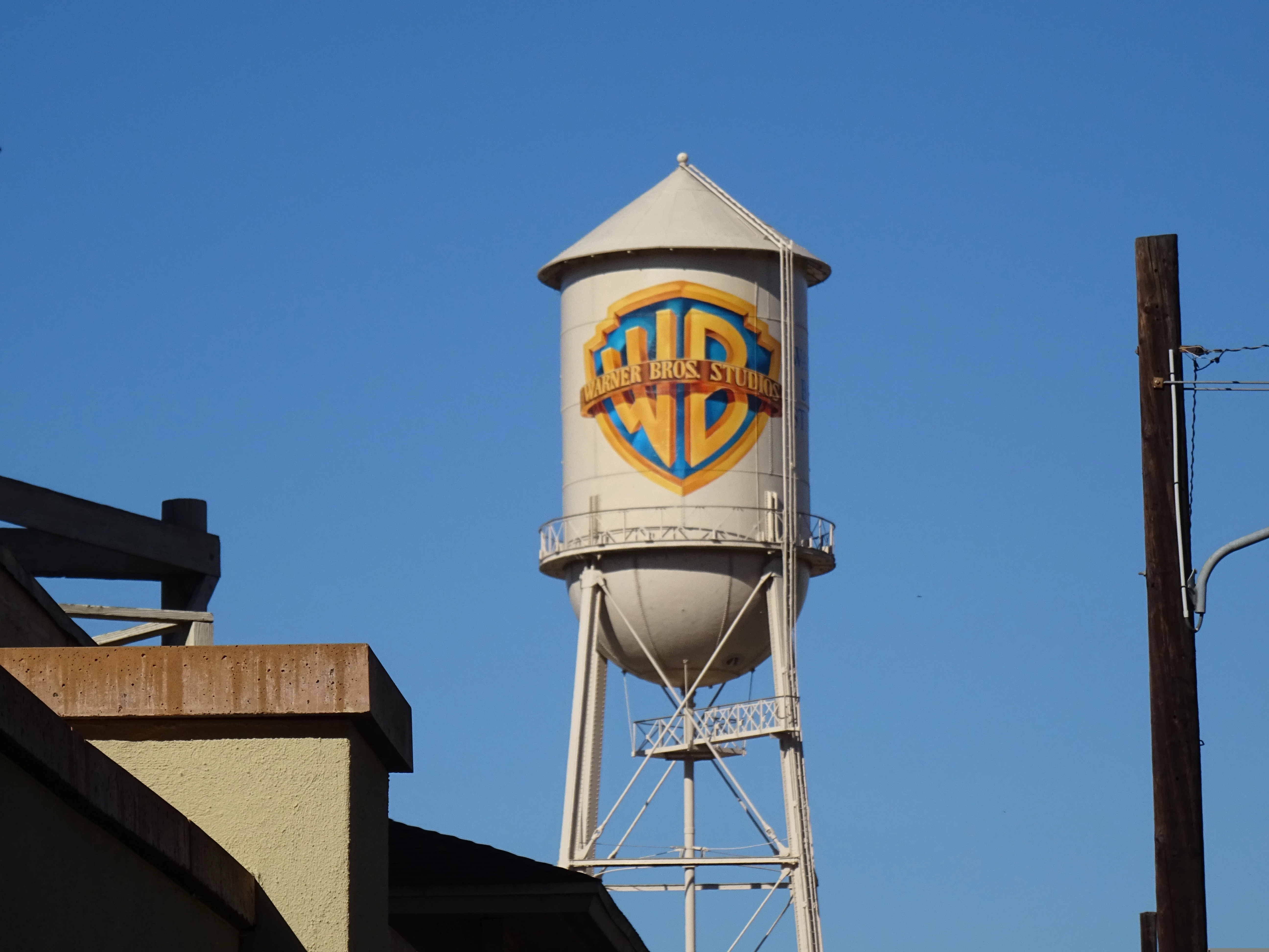 Минюст одобрил мега-слияние Paramount и Warner Bros Discovery на $111 млрд