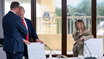 Трамп заявил, что премьер Италии “умоляла” его о совместном фото