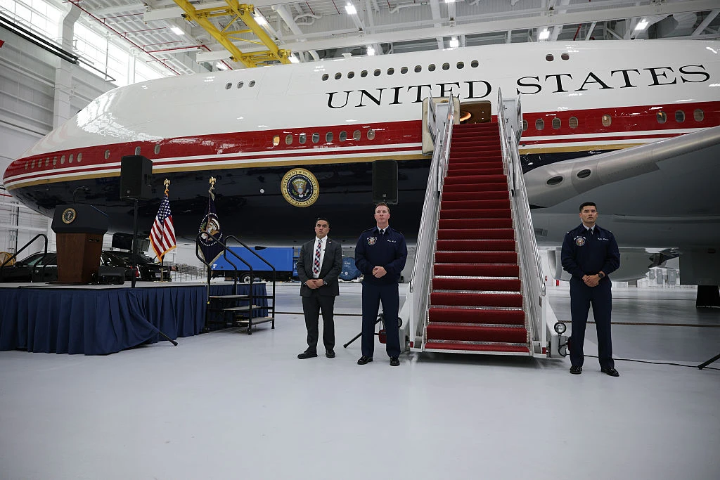 Трамп представил новый Air Force One