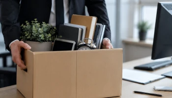 Работодателям приказали уволить сотни тысяч работников после отмены TPS