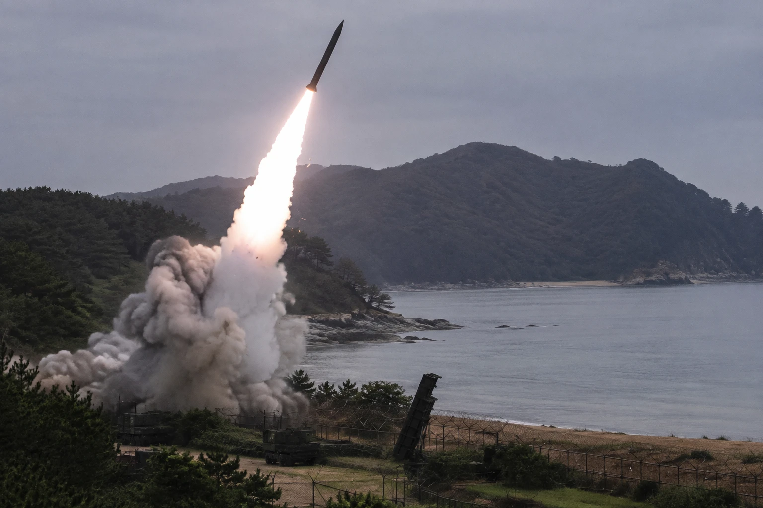 Северная Корея запустила ракету в сторону Японии накануне совместных военных учений США и Южной Кореи
