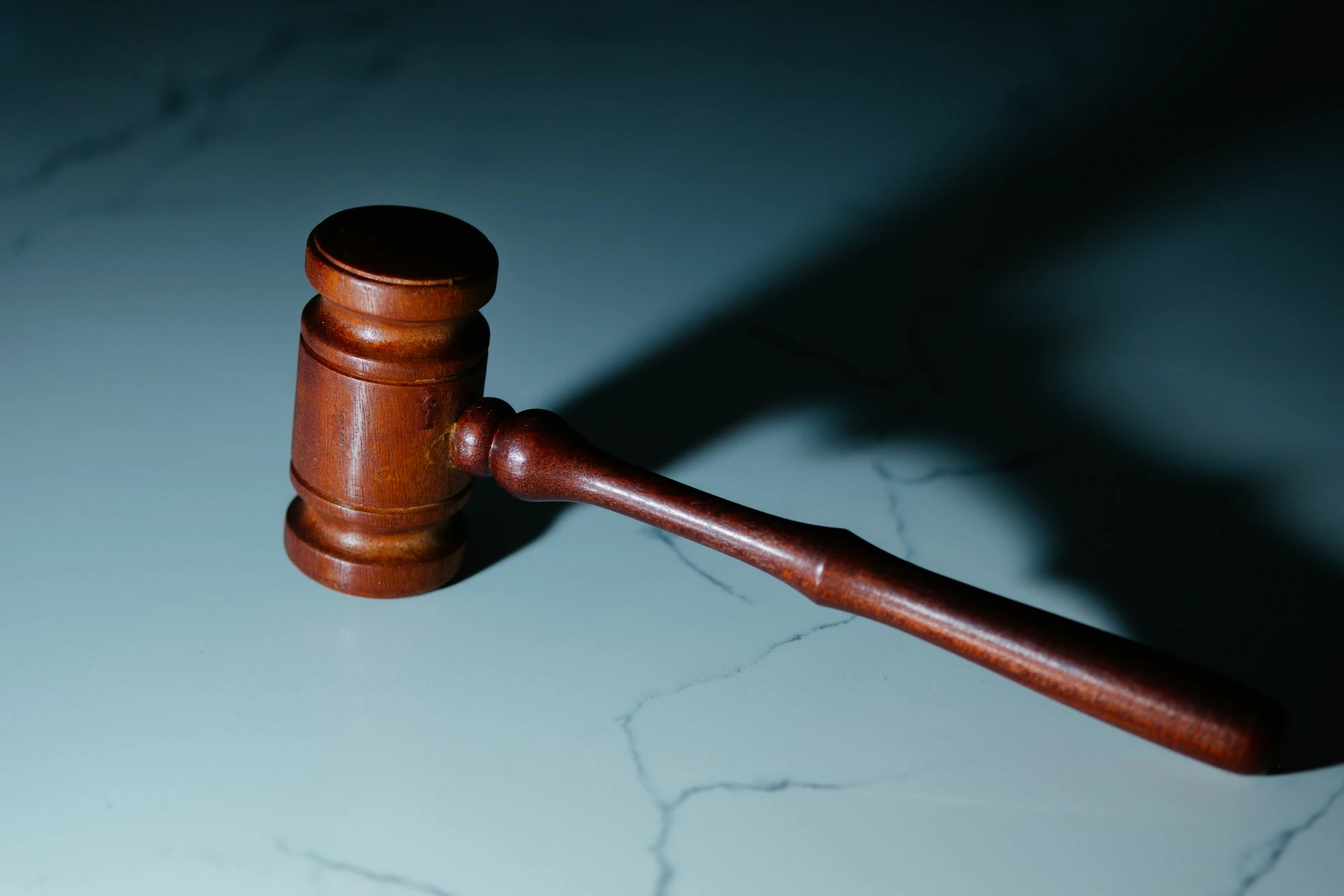 Суд закрыл дело о депортациях венесуэльцев по военному закону