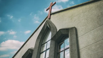 Католицька організація закликала відлучити губернаторку Массачусетсу від церкви через закон про аборти
