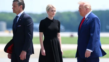 Помощница Трампа больше года имела доступ к секретной информации без оформленного допуска