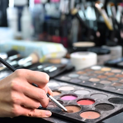 photo-beauty-specialist-salaries-in-the-usa