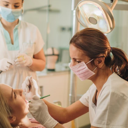 photo-become-a-dental-assistant
