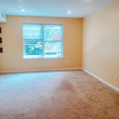 2-bedroom-apartment-on-the-second-floor-of-a-private-town-house-photo