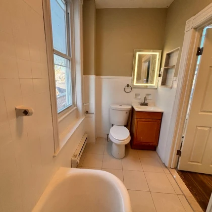 modern-convenience-meets-urban-charm-bright-first-floor-studio-in-trendy-trenton-with-dedicated-parking-photo