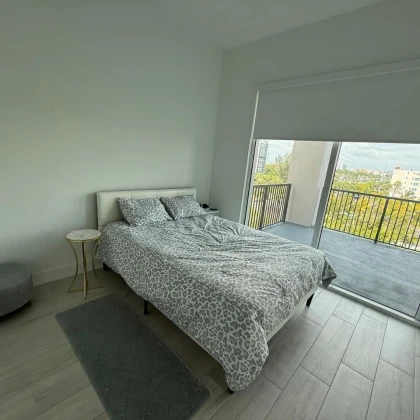 photo-ishtu-soseda-sosedku-v-3h-komnatnuyu-kvartiru