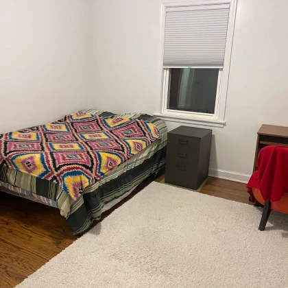 photo-sdaiotsya-uyutnaya-meblirovannaya-komnata