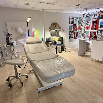 photo-sdaiotsya-v-arendu-kabinet-dlya-masterov-krasoti