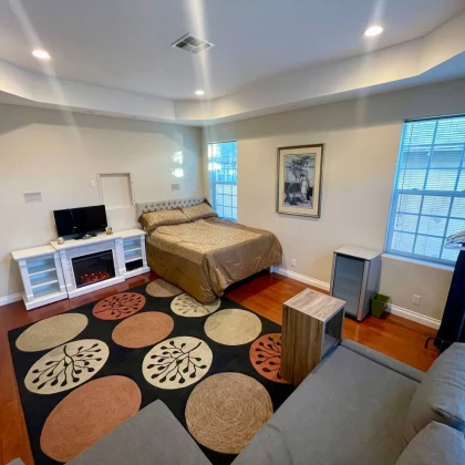 bolyshaya-komnata-v-chastnom-dome-photo