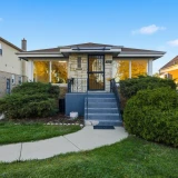 main-photo-sdam-prostorniy-kirpichniy-dom-1