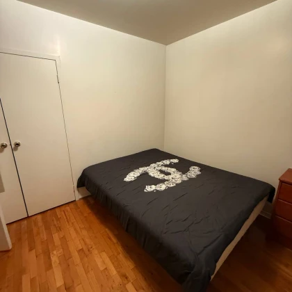 photo-sdaetsya-meblirovannaya-komnata-na-manhettene