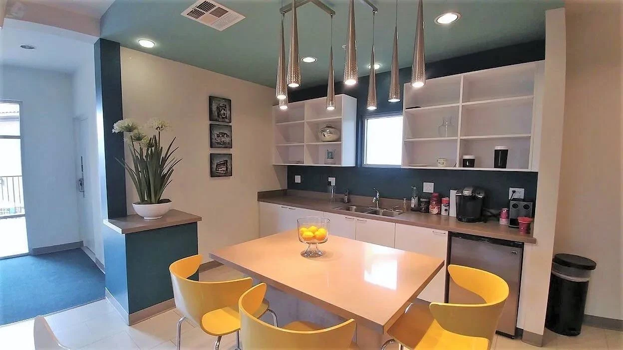 Таунхаус в чистом и спокойном GRANADA HILLS