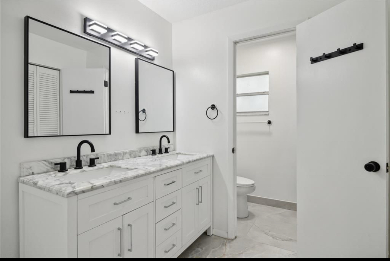 Угловой таунхаус с балконом и патио в сердце Pompano Beach - Фото 6