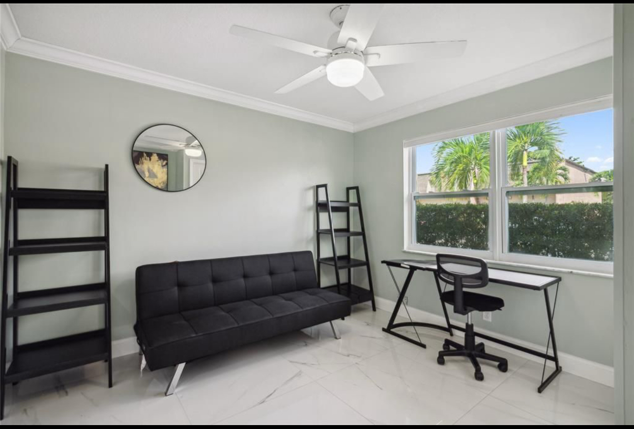 Угловой таунхаус с балконом и патио в сердце Pompano Beach - Фото 10