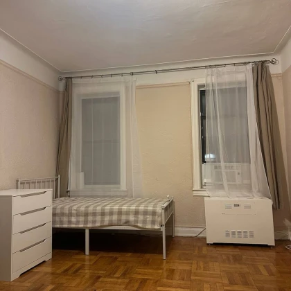 sdaetsya-mesto-v-komnate-ili-komnata-photo