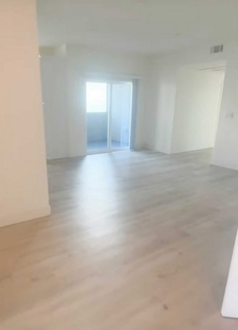 2BD, 2BA в 3-х минутах от Брбанка - Фото 2