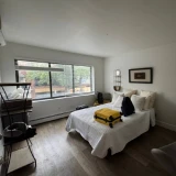 main-photo-sdaetsya-svetlaya-i-teplaya-komnata-v-astoria-queens